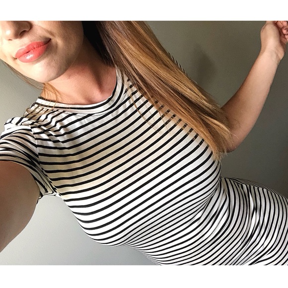 Dresses & Skirts - Sunday Dress